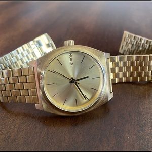 Nixon Minimal Gold Watch